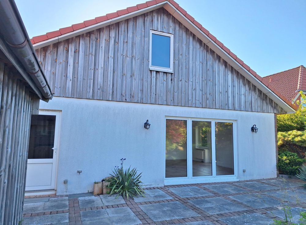 Großer Bungalow auf Erbbaugrundstück in attraktiver Lage