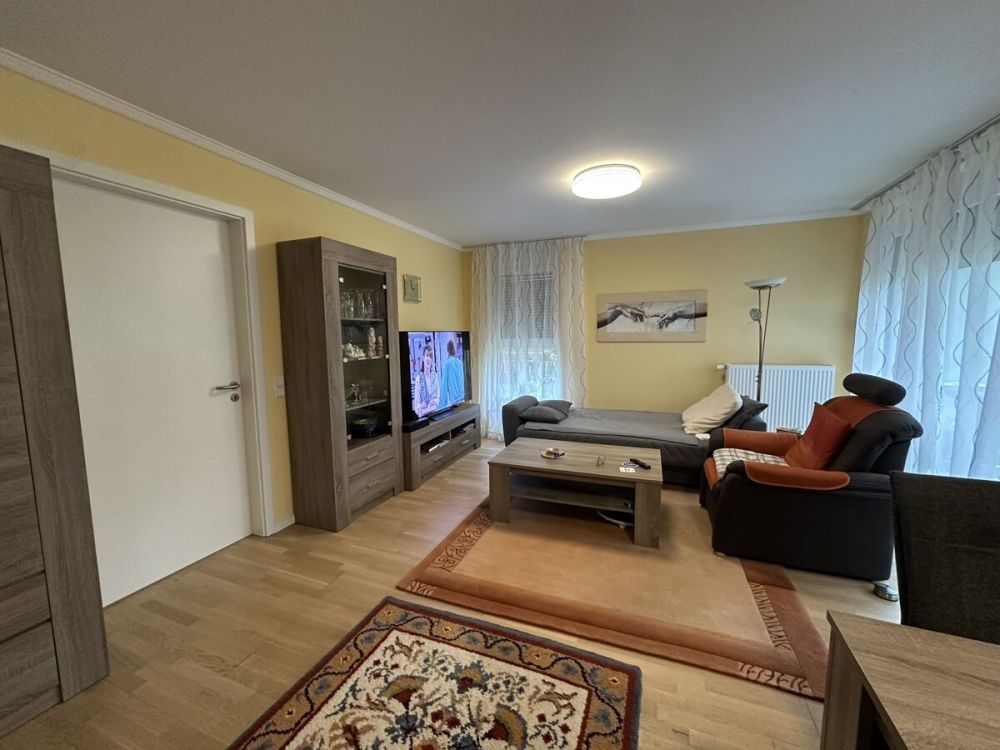 Vermietete, altersgerechte 2-Zimmer-Wohnung mit Terrasse in Wörth am Main