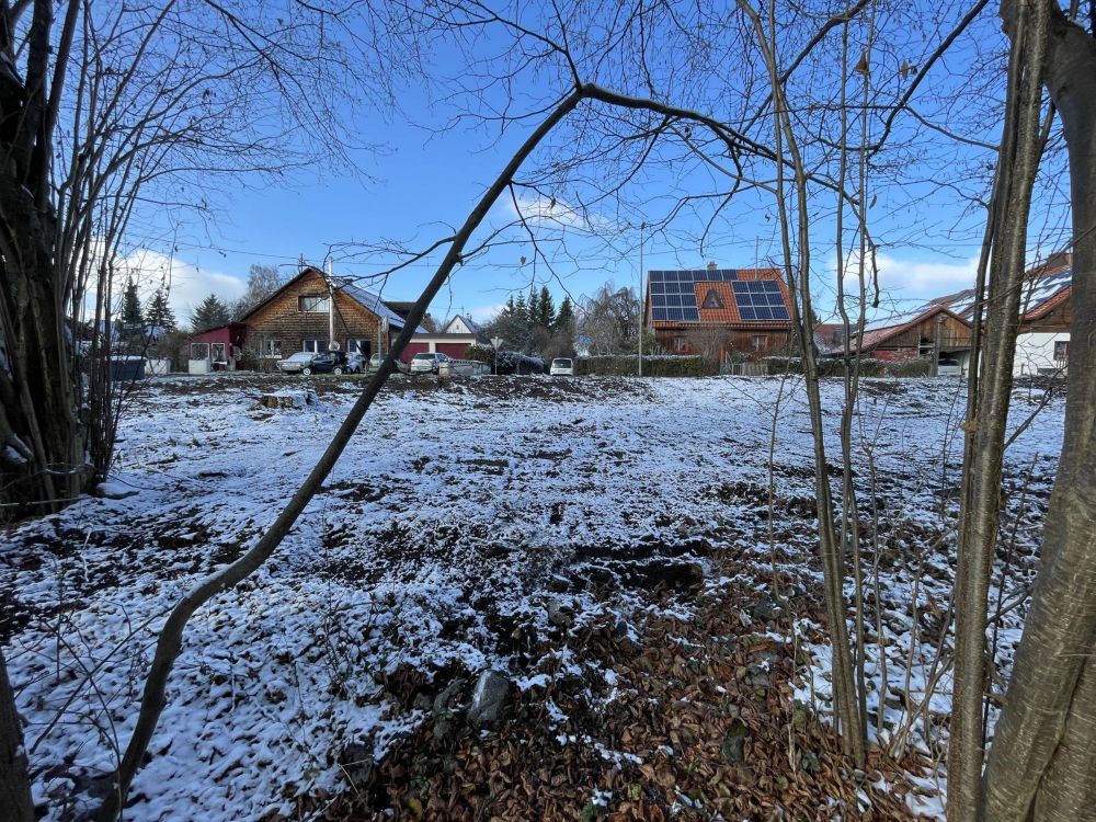 BAUPLATZ + GENEHMIGTER BAUPLAN