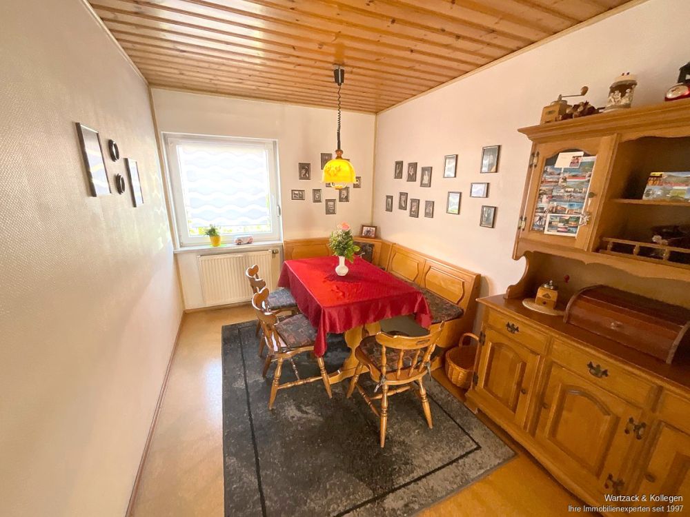 Interessante Kapitalanlage - Doppelhaus mit 2 Wohnungen und einer Doppelhaushälfte in Büchenbach