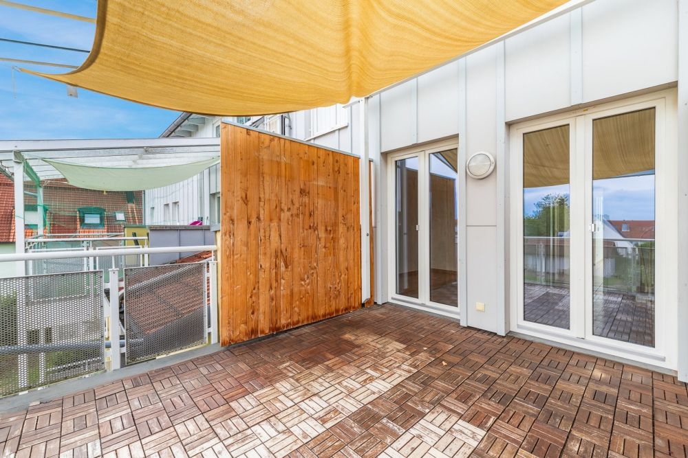 Leerstehende Dachgeschosswohnung auf zwei Ebenen mit hohem Ausstattungsniveau in Hallbergmoos