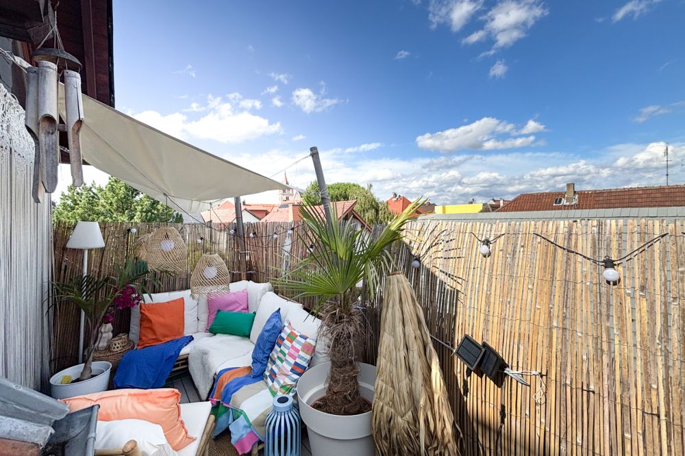 Frei ab 01.12.2025: Lichtdurchflutete 1-Zimmer-DG-Wohnung mit Balkon und TG-Stellpl. in Nieder-Roden