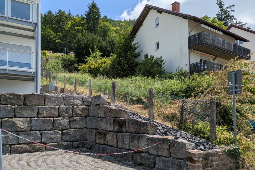 Außergewöhnliches Grundstück für ein außergewöhnliches Haus mit tollem Blick in Eberbach!