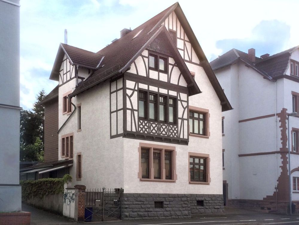 Stilvolle Altbau-Villa in Citylage mit drei Wohneinheiten – klassischer Charme trifft auf moderne Wohnqualität