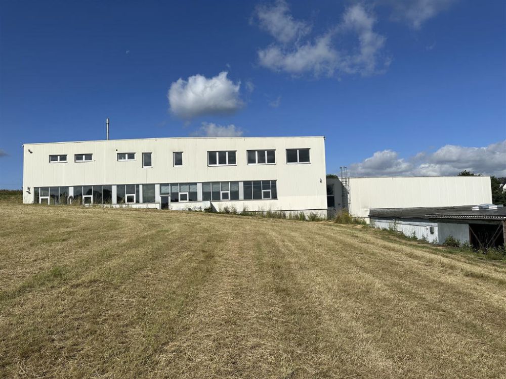 / Vielseitiges Gewerbeobjekt mit  Produktions- und Lagerflächen!