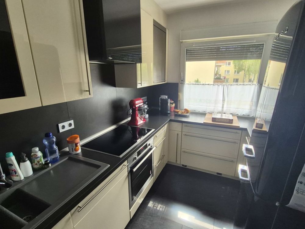 Top modernisierte 3-Zimmer-Wohnung mit Loggia