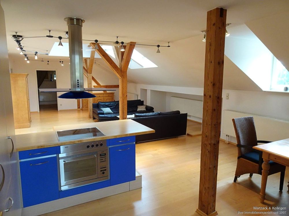 großzügige Dachgeschosswohnung im edlen Gewand in Schwabach
