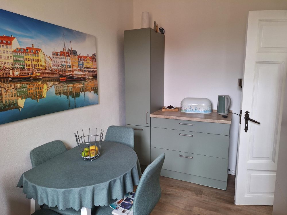 Kleinste Whg. unten rechts, Küche mit Essecke