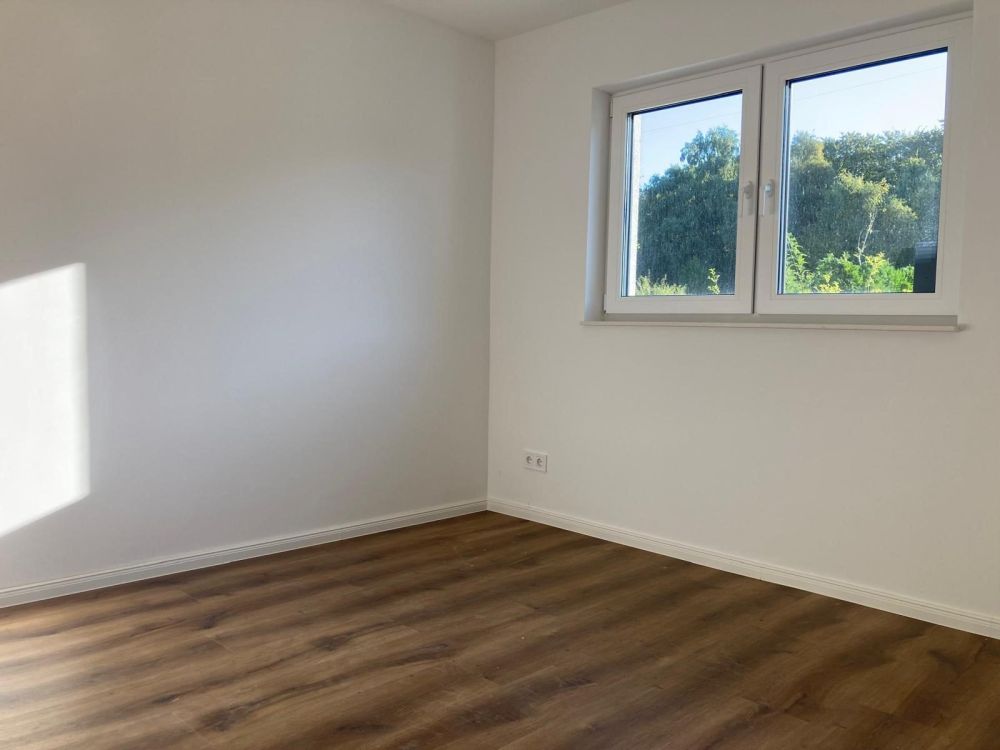 Kernsaniertes Reihenendhaus mit zwei separaten Wohneinheiten am Ellenberger Forst