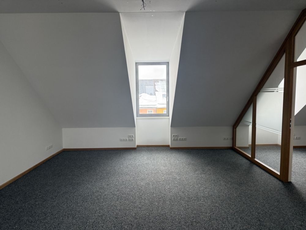 Gewerbeeinheit mit 3 Zimmern – 92,10 m² in Mitterteich zu vermieten! (6)