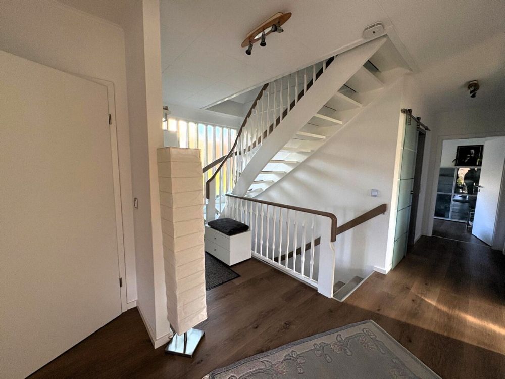 Gepflegtes und modernisiertes Ein-/Zweifamilienhaus in reizvoller Wohnlage von Kürten (6)