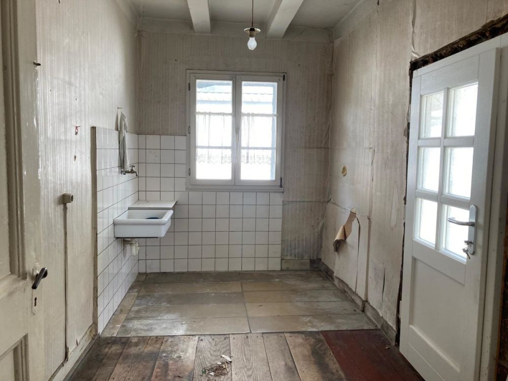 Renovierungsbedürftiges Fachwerkhaus mit Nebengebäude in Lindlar-Kapellensüng