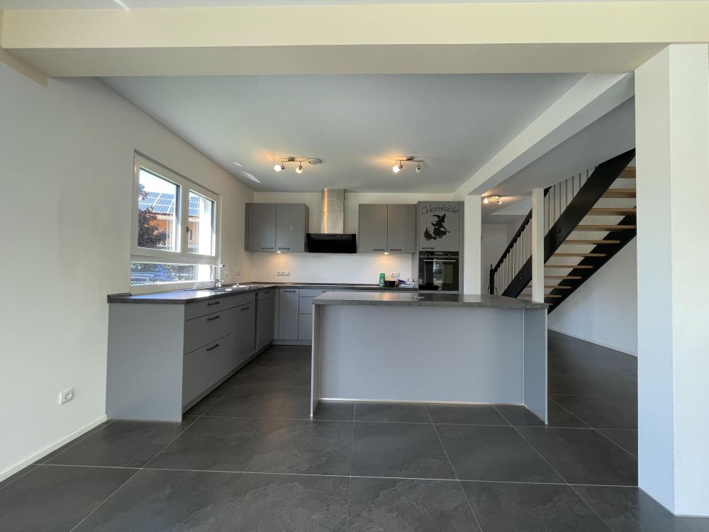 FREI: NEUWERTIGES MARKEN-FACHWERK-HAUS