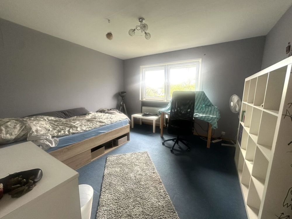 Großzügiges Einfamilienhaus auf weitläufigem Grundstück – Potenzial für weitere Bebauung