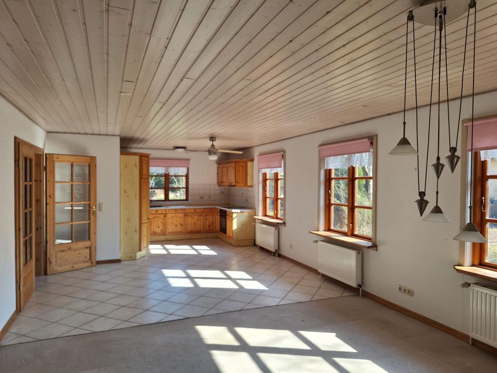 Zauberhaftes Holzbohlenhaus mit Einliegerwohnung in Mohrkirch