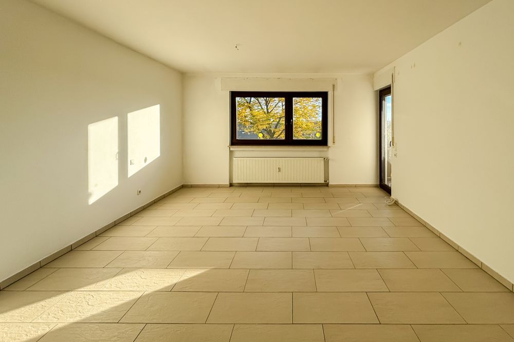 Repräsentatives Mehrfamilienhaus in Reinheim/Zeilhard - Großzügig, vielseitig und sofort bezugsfrei