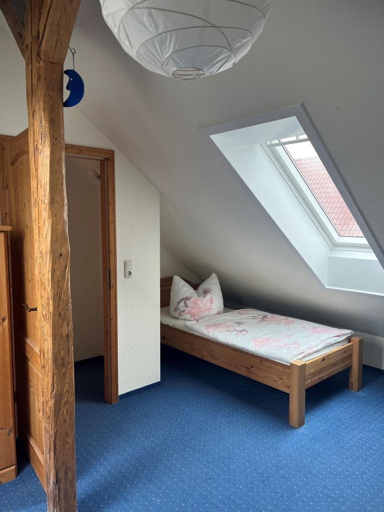 Dauerwohnen und Ferienvermietung möglich / genehmigt