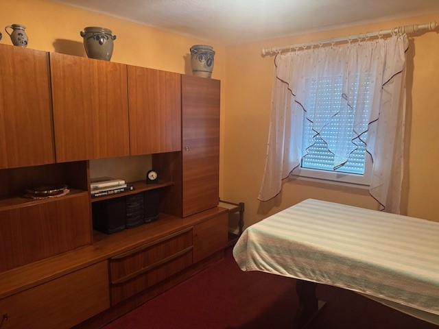 Wohnhaus mit zusätzlichem Wiesengrundstück