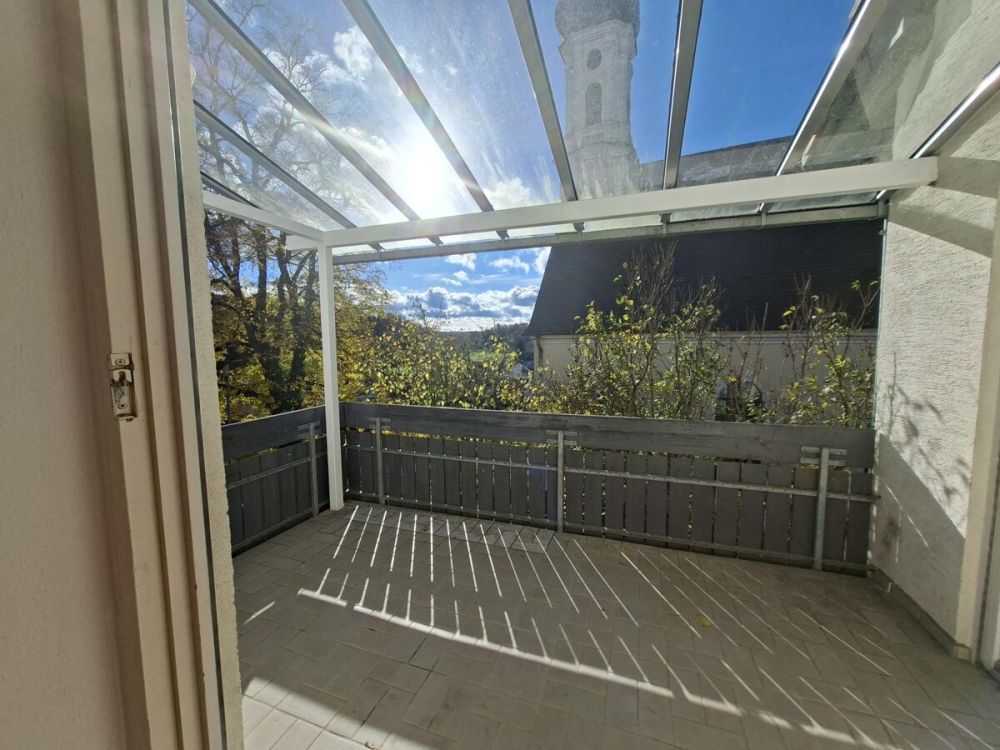 Großzügige Pfarrhauswohnung auf 2 Ebenen in Hürben!