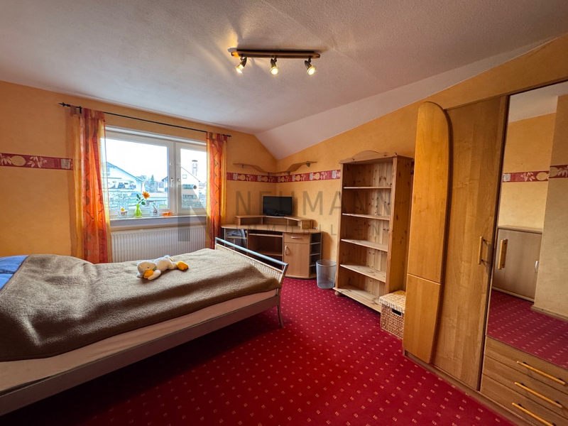 Großes Mehrfamilienhaus mit Garten in schöner Lage von Mörfelden