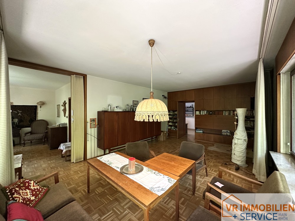 Ihr Eigenheim im Grünen- Wohnhaus mit Doppelgarage und Garten in 97616 Bad Neustadt/S.