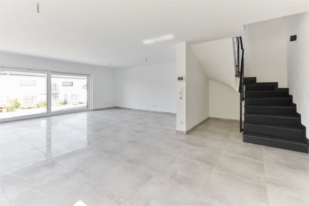 / Exklusive Doppelhaushälfte-
nur noch die rechte Seite verfügbar!