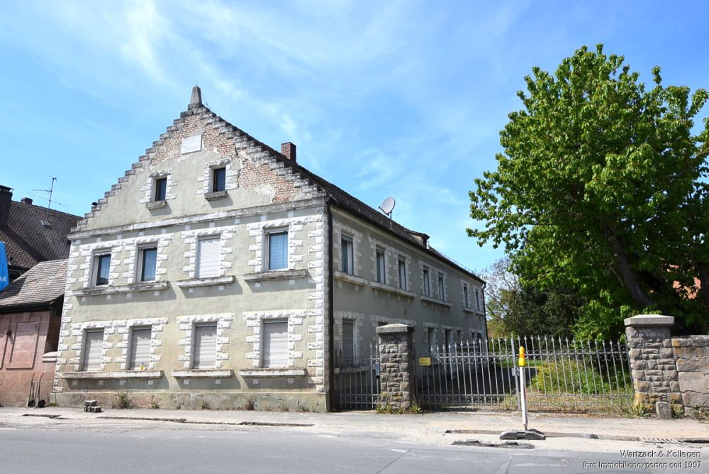 großes Baugrundstück 
mit hohem Potenzial 
samt Abrissgebäude