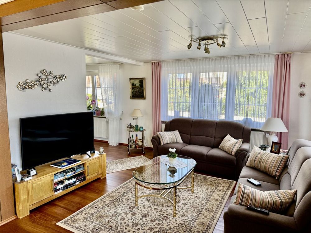 Charmantes Einfamilienhaus in idyllischer Lage – 
mit viel Platz für Familie, Arbeit und Erholung