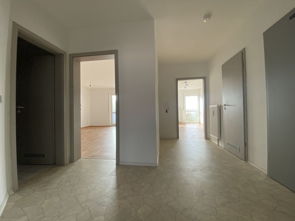 Helle 3-Zi.-Eigentumswohnung mit praktischem Grundriss und Blick ins Grüne in Neustadt a.d. Waldnaab