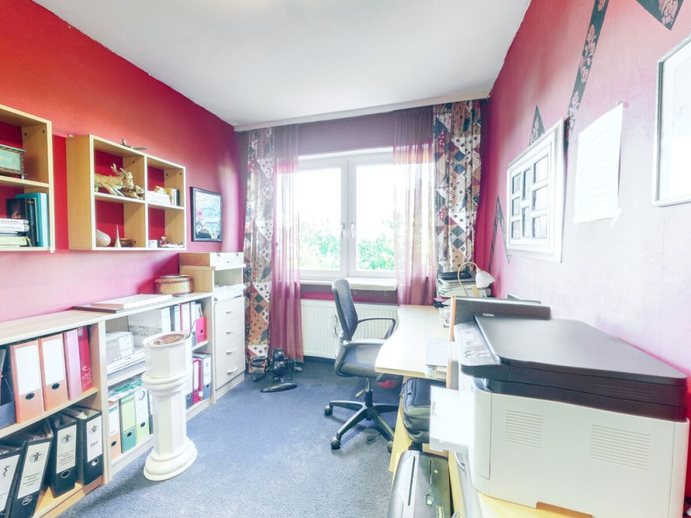 Hier wohnen Sie mit Ihrer Familie ruhig und idyllisch und sind Ruck-zuck in der Stadt! (7)