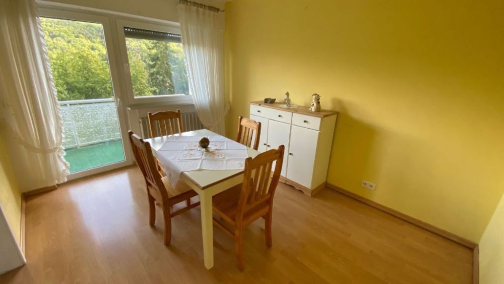 Einfamilienhaus mit Einliegerwohnung in ruhiger Ortslage