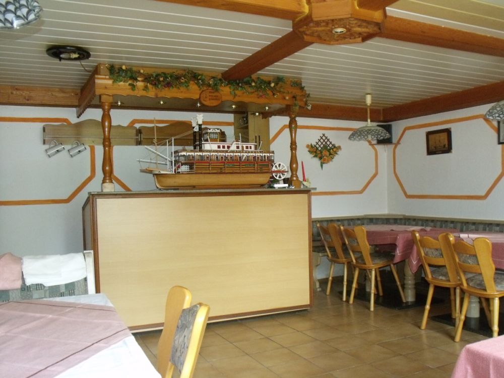 Gepflegtes Zweifamilienhaus in ruhiger Lage in Waidhaus!