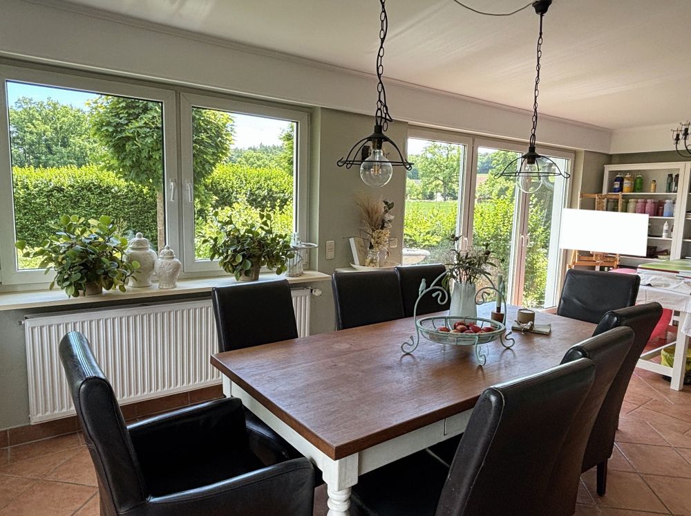 Wohnhaus mit toll angelegtem Garten im Außenbereich von Mettingen!