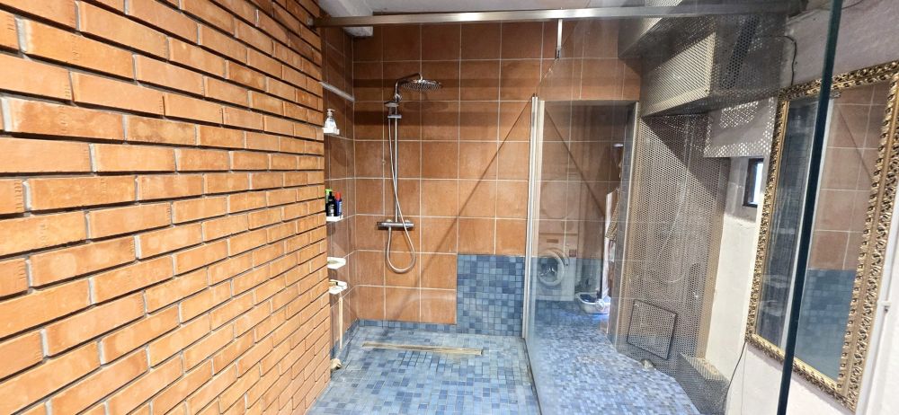 Haus & Loft, Nebengebäude & Hof, Arbeiten & Wohnen im einzigartigen Gebäudekomplex FfM Alt-Griesheim