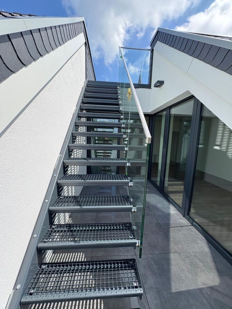 Penthouse mit Weitblick – 4 Zimmer, Loggia und großer Dachterrasse