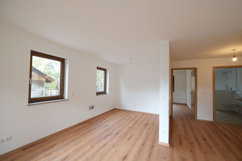 Erstbezug. Hochwertige Materialien. Garten.