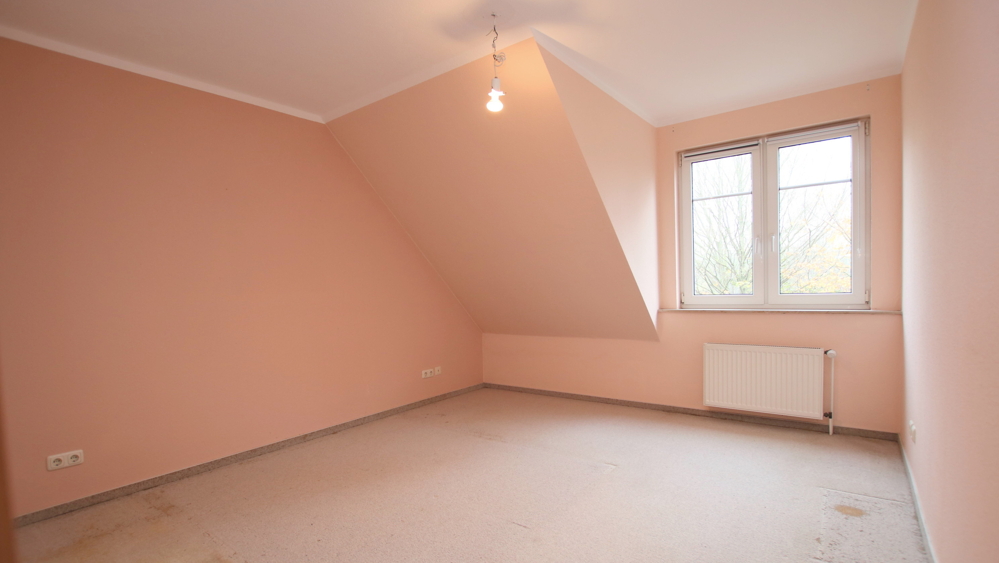 Reihenmittelhaus mit Terrasse und Carportstellplatz in Bad Zwischenahn