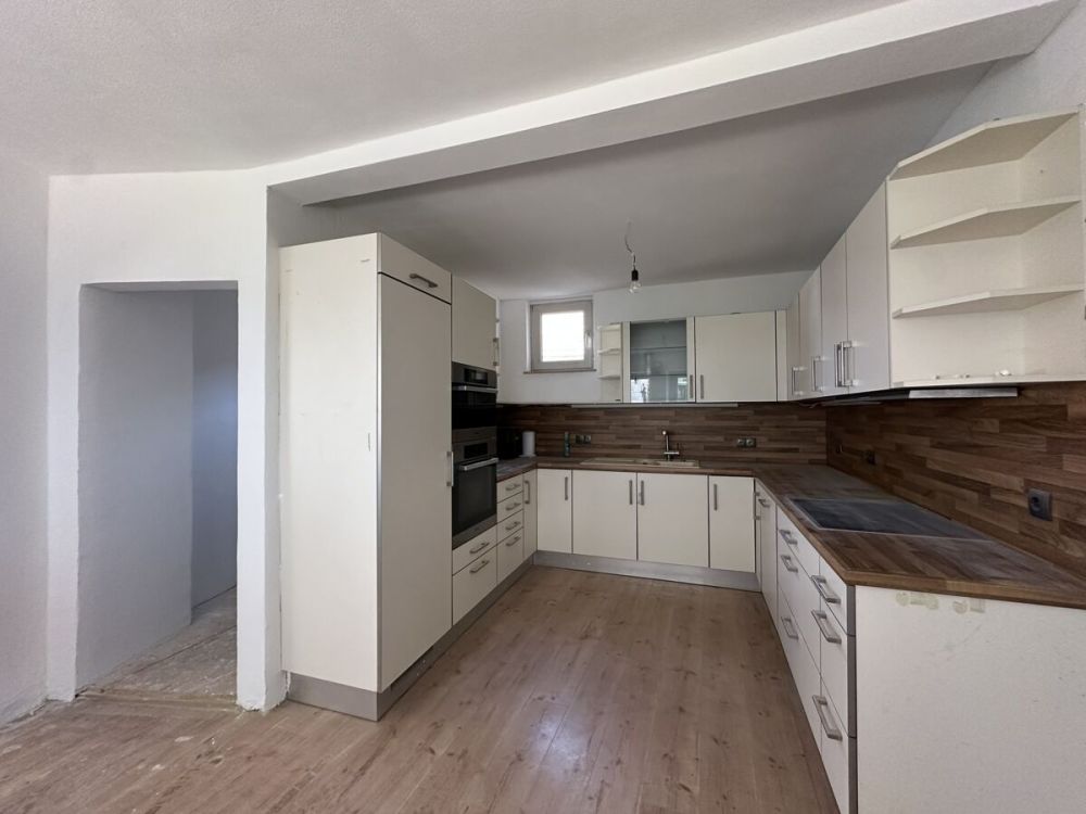 Charmantes renovierungsbedürftiges Einfamilienhaus mit großem Grundstück und vielseitiger Scheune