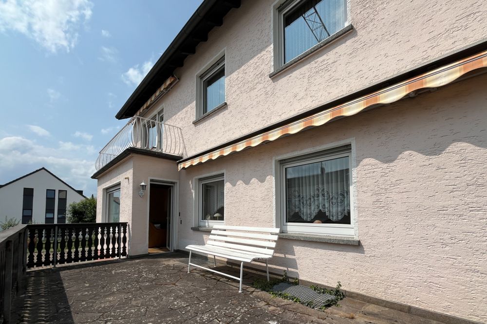 ***Das ist Ihre Chance - sonniges 2-FH mit weiterem Ausbaupotential auf großzügigem Grundstück***