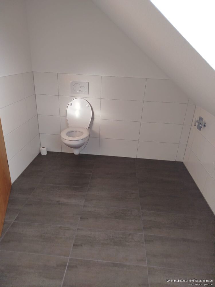 Schicke Dachgeschoss- Zweiraumwohnung in ruhiger Lage