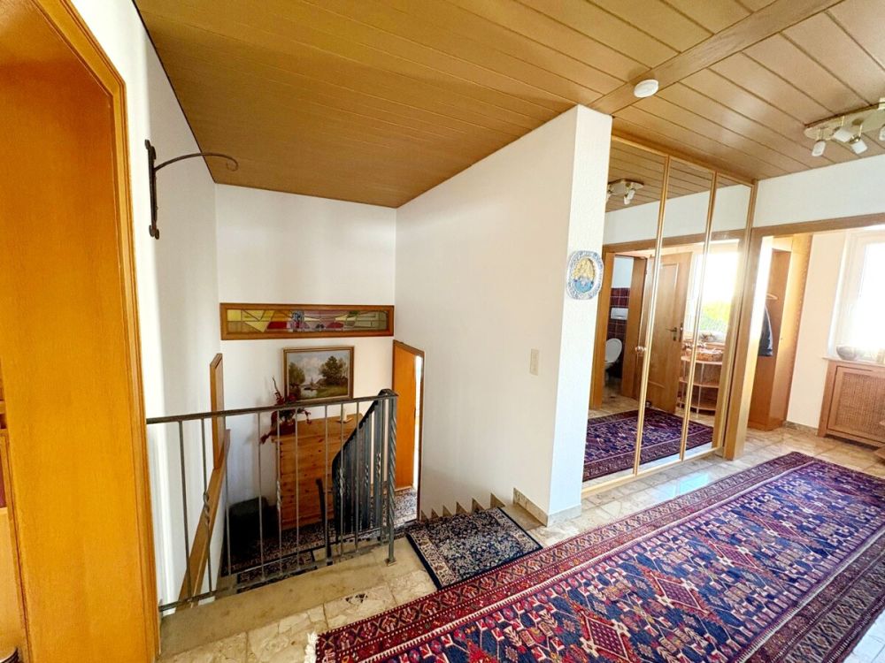 Eingangsbereich mit Treppe zur 2. Wohnebene