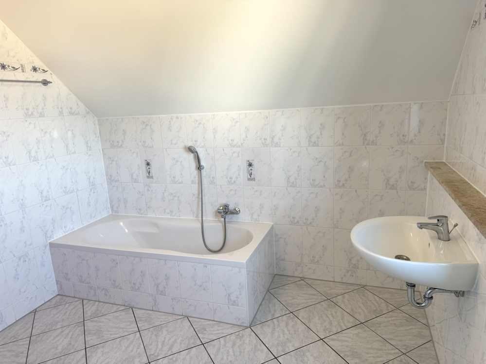 Helle 3,5-Zimmer-Dachgeschosswohnung mit schönem Balkon