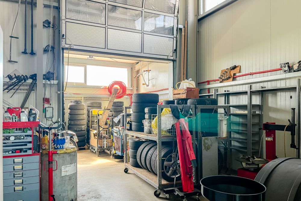 Modernes Kfz-Service-Center mit Hand-Waschpark in frequentierter Lage von Wörth am Main