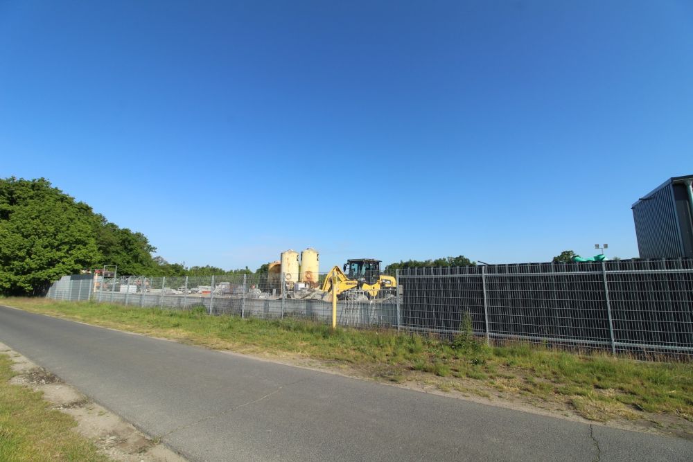 Gewerbehalle mit Weitblick