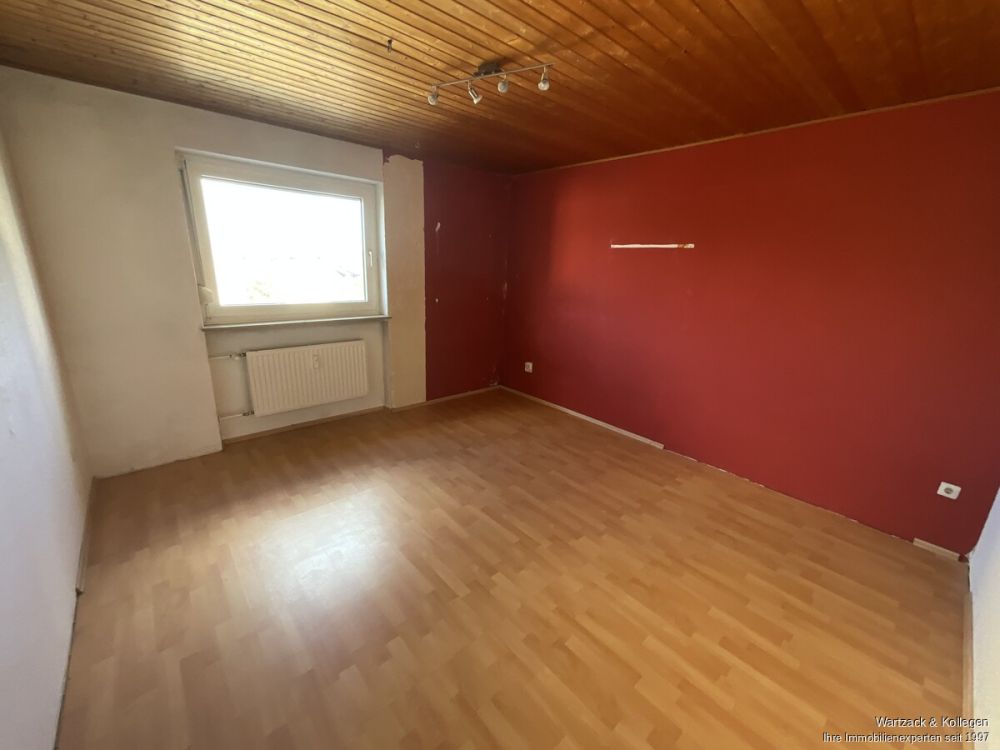 3-Zimmer-Wohnung 
mit 75 m² Wohnfläche 
und Südbalkon 
sofort zur Nutzung frei!
