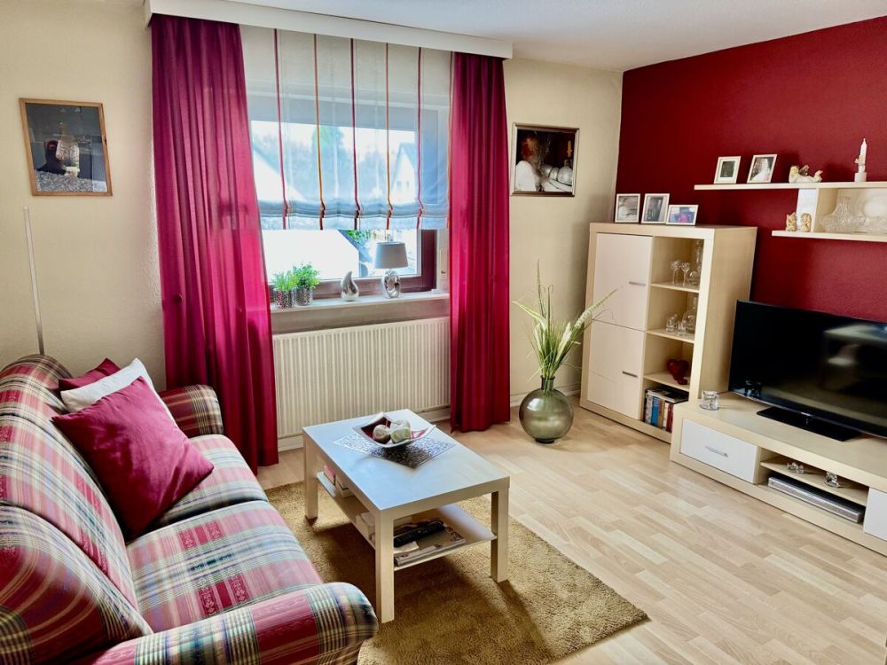 Ein- bis Zweifamilienhaus + Bauplatz