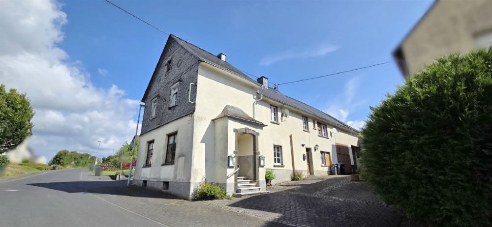 Altes erhalten - Altes neu gestalten!! Ihr neues Projekt mit Platz und rustikalem Charme... Ehem. Gasthaus...