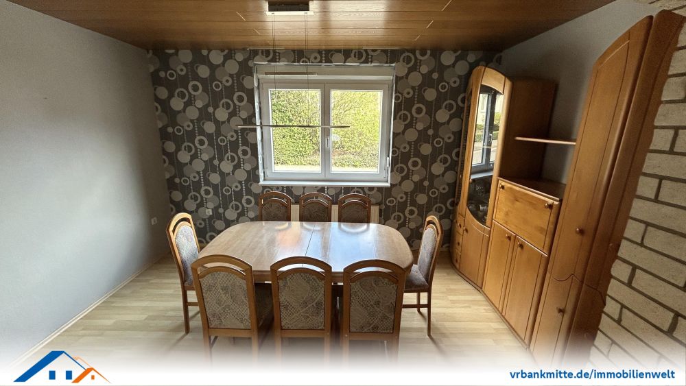 Charmante Doppelhaushälfte mit Potenzial – ruhiges Wohnen auf 3 Ebenen