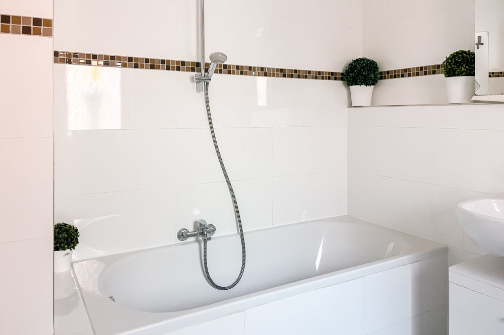 Komfortables Wohnen auf drei Ebenen – Reihenhaus mit Terrasse und Stellplatz