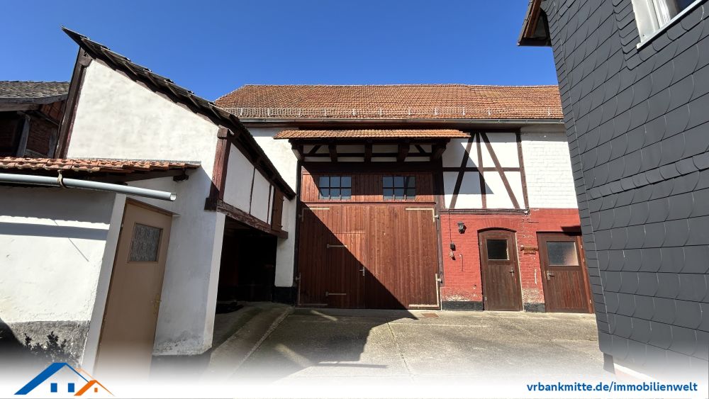 Charmantes Wohnhaus mit großzügigem Grundstück und vielseitiger Scheune